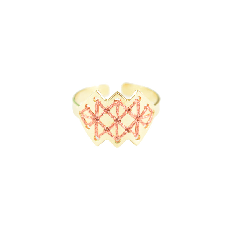 Bague ajustable dorée à l'or fin ornée d'un motif géométrique