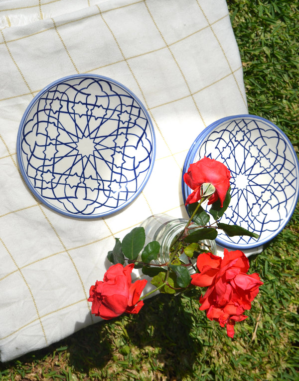 Porcelain plate with architectural pattern